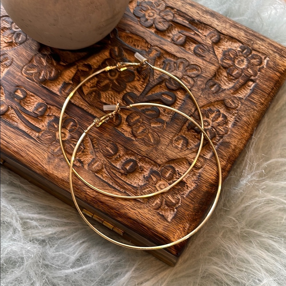 Classic Gold Hoop Earrings - Elegant Women's Jewelry